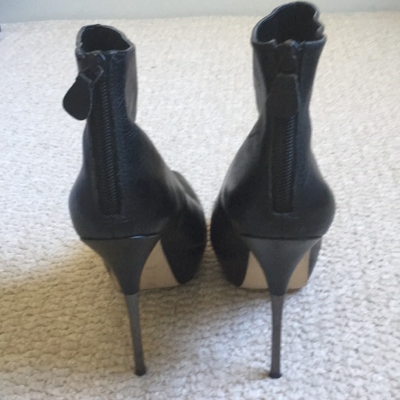 High platform heels - Picture 2 of 2